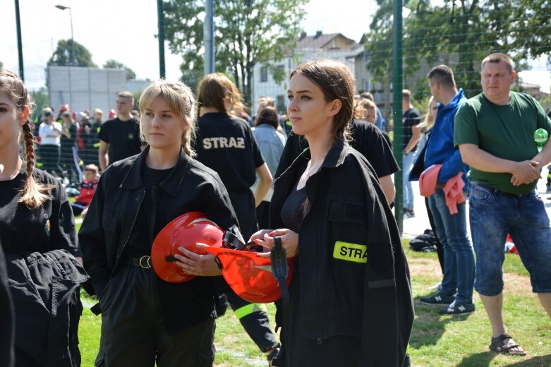  Tłumy na zawodach pożarniczych w Makowie 