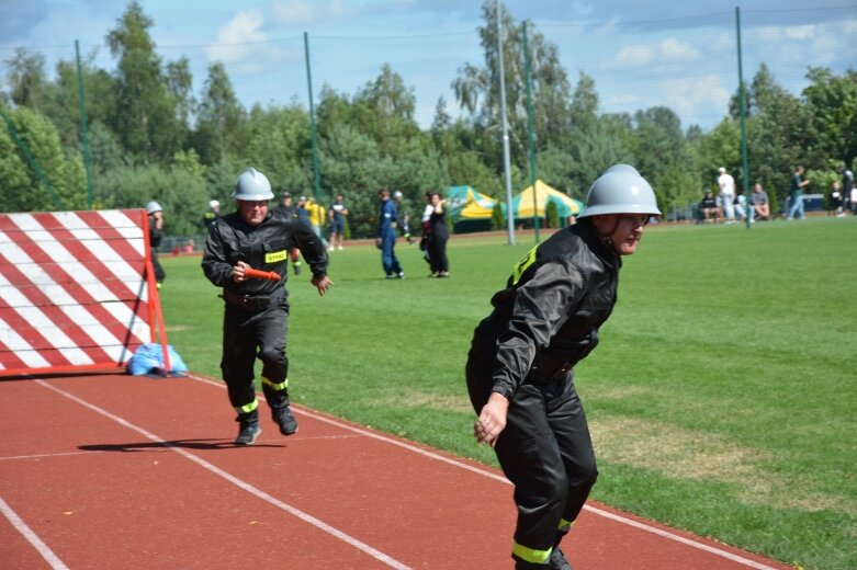  Tłumy na zawodach pożarniczych w Makowie 