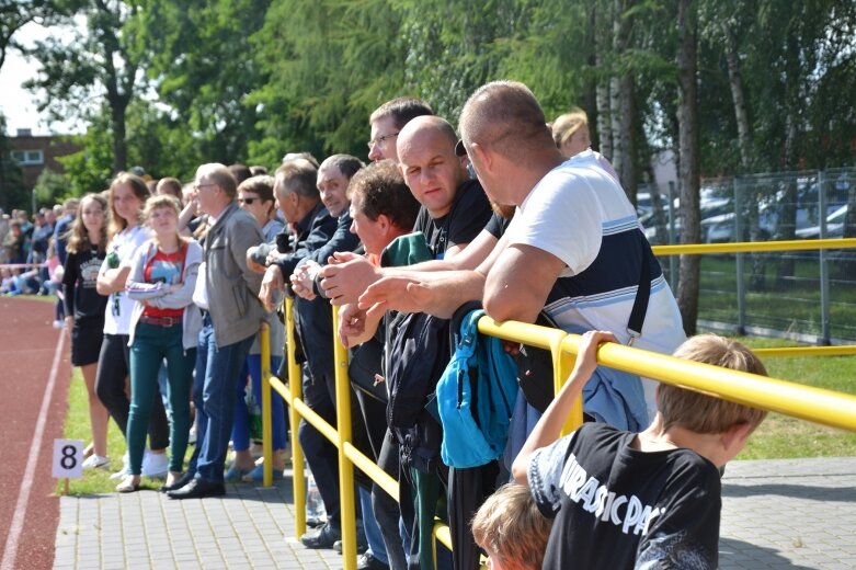  Tłumy na zawodach pożarniczych w Makowie 