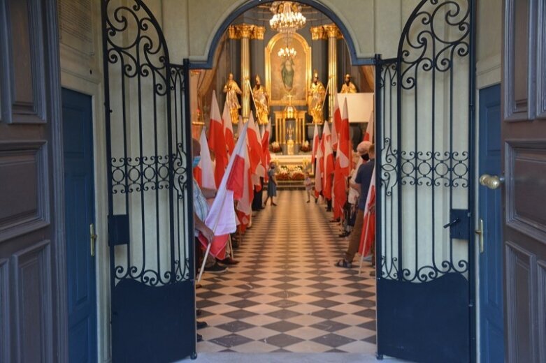  To nie była tylko oficjalna uroczystość. Manifestacja patriotyczna rawian! 