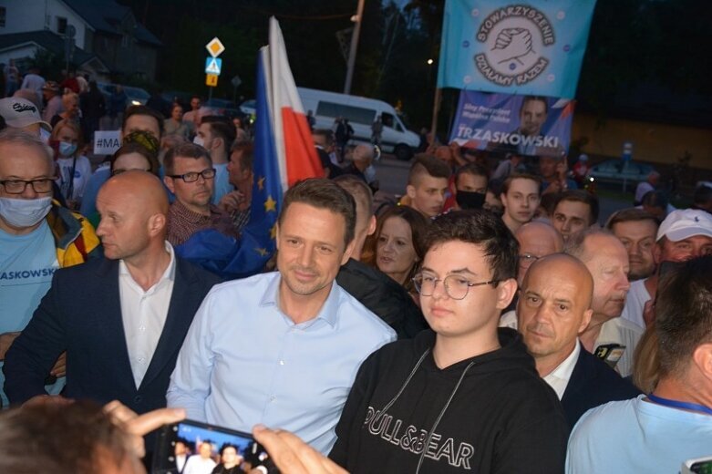  Trzaskowski w Międzyborowie apelował - Idźcie na wybory! 