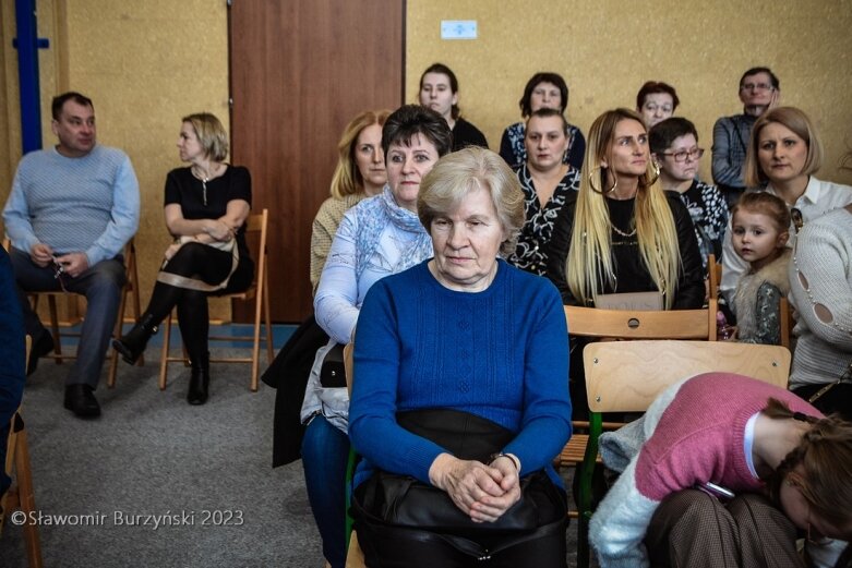  Tulipany dla jeżowianek na Dzień Kobiet 