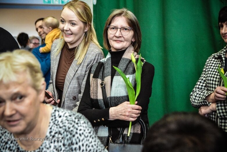  Tulipany dla jeżowianek na Dzień Kobiet 