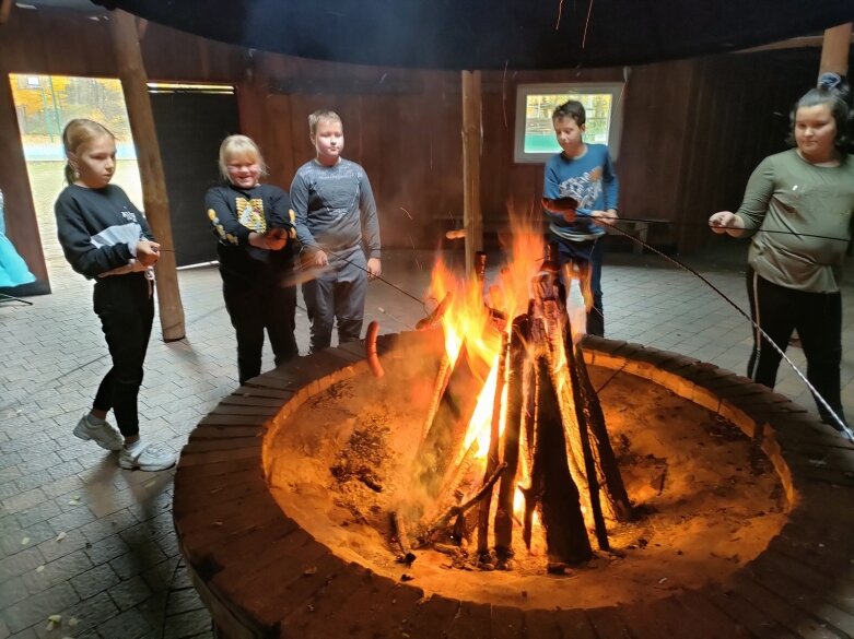  Uczniowie Jedynki na jesiennym rajdzie  