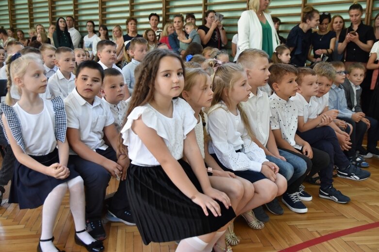  Uczniowie udali się na zasłużone wakacje 