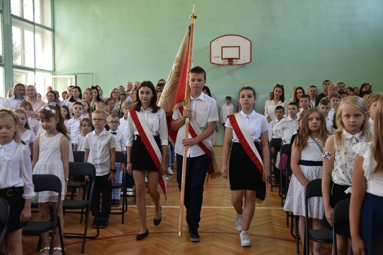  Uczniowie udali się na zasłużone wakacje 