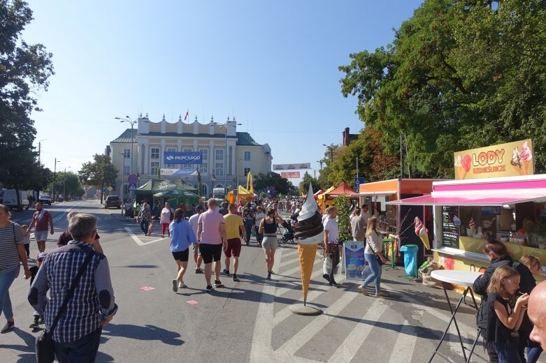  Ulice Skierniewic tętniły świątecznym życiem  