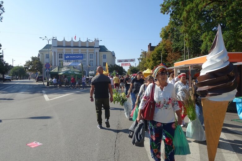  Ulice Skierniewic tętniły świątecznym życiem  