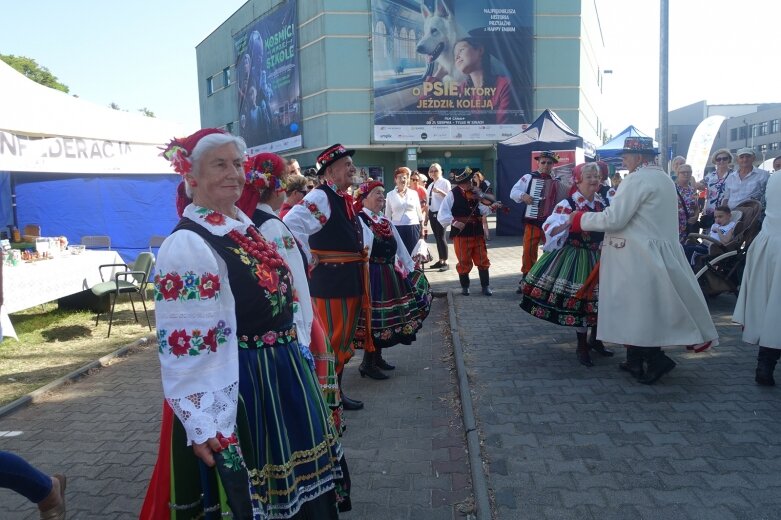  Ulice Skierniewic tętniły świątecznym życiem  