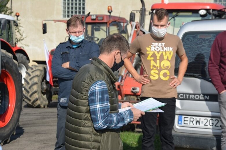  W biurze poselskim PiS protestujący rolnicy mówili o zdrajcach 