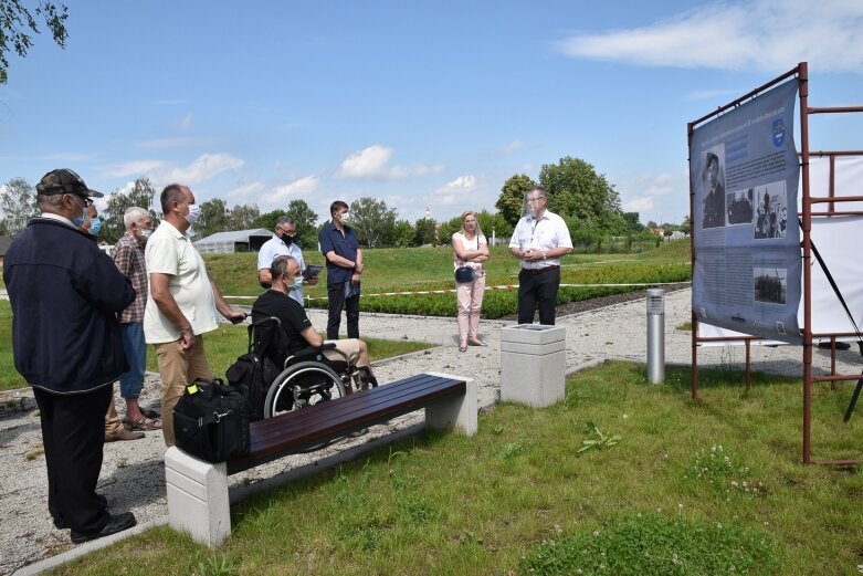  Walki powietrzne na niebie nad muzeum  