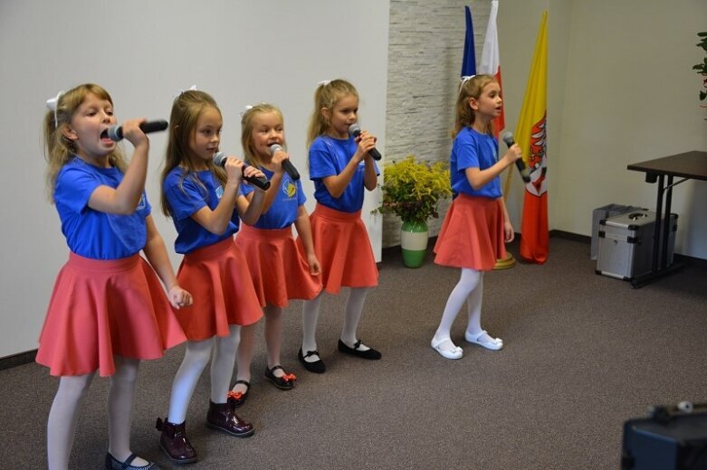  Wasze dzieci dużo im zawdzięczają. Brawa dla nich! VIDEO I FOTO 