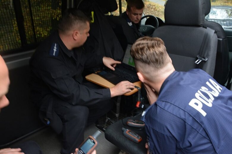  Wciąż nie znaleziono Piotra. Komendant policji wyjaśnia szczegóły akcji. VIDEO 