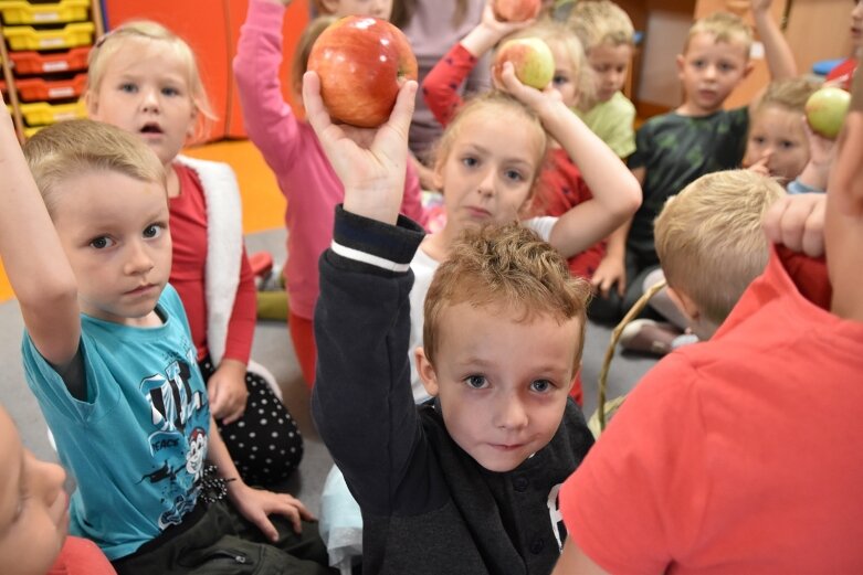  Wesoły Dzień Jabłuszka w Zielonym Zakątku 