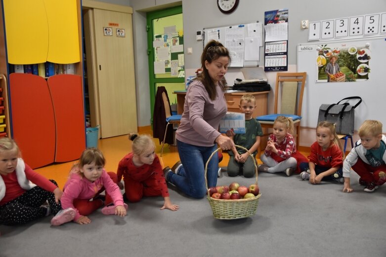  Wesoły Dzień Jabłuszka w Zielonym Zakątku 