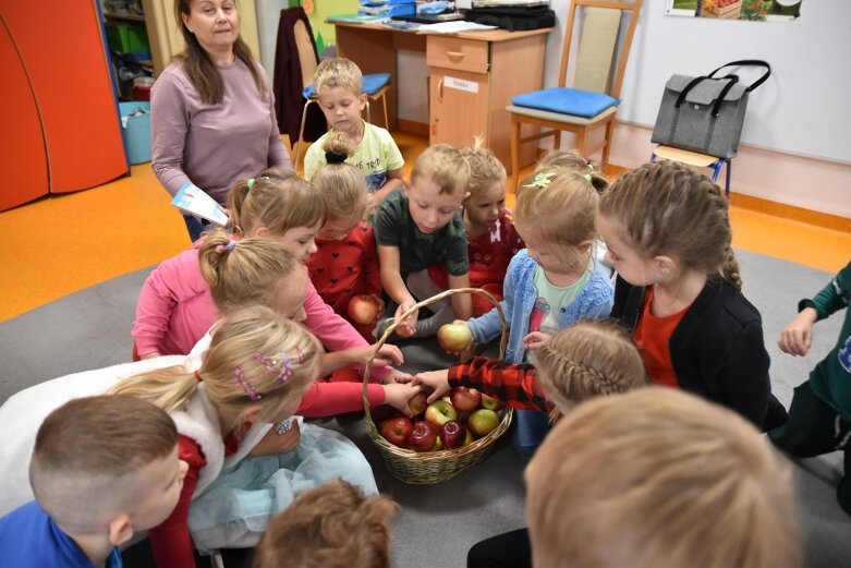  Wesoły Dzień Jabłuszka w Zielonym Zakątku 