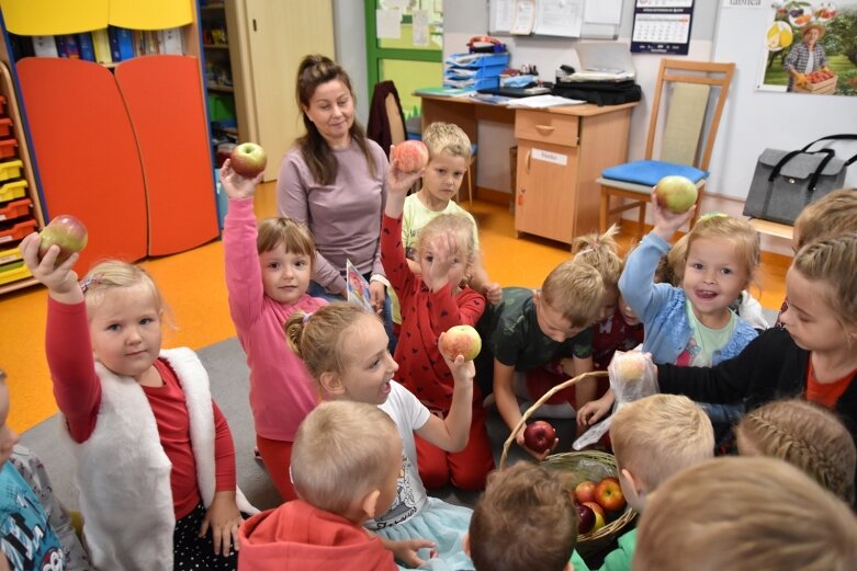  Wesoły Dzień Jabłuszka w Zielonym Zakątku 