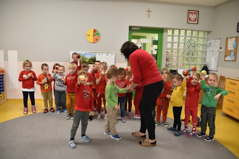  Wesoły Dzień Jabłuszka w Zielonym Zakątku 