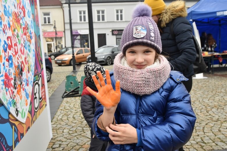  Wielka Orkiestra Świątecznej Pomocy gra na skierniewickim rynku 