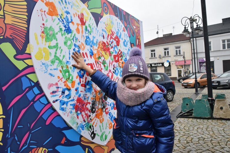  Wielka Orkiestra Świątecznej Pomocy gra na skierniewickim rynku 