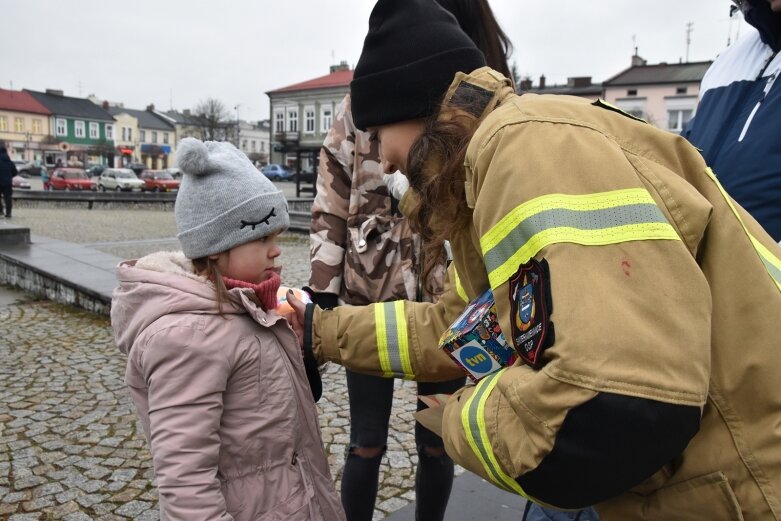  Wielka Orkiestra Świątecznej Pomocy gra na skierniewickim rynku 