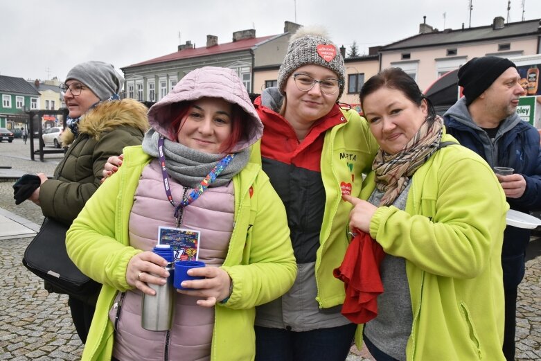  Wielka Orkiestra Świątecznej Pomocy gra na skierniewickim rynku 