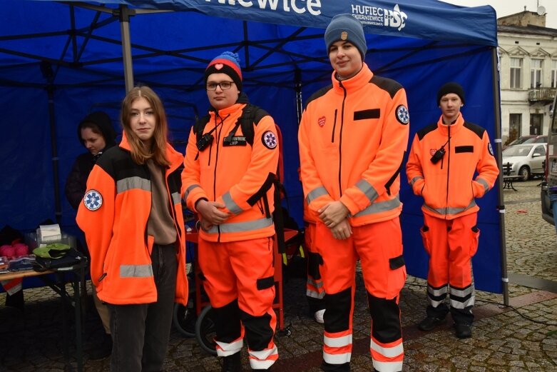  Wielka Orkiestra Świątecznej Pomocy gra na skierniewickim rynku 