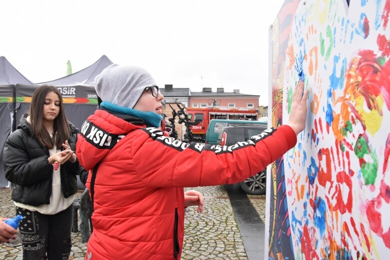  Wielka Orkiestra Świątecznej Pomocy gra na skierniewickim rynku 