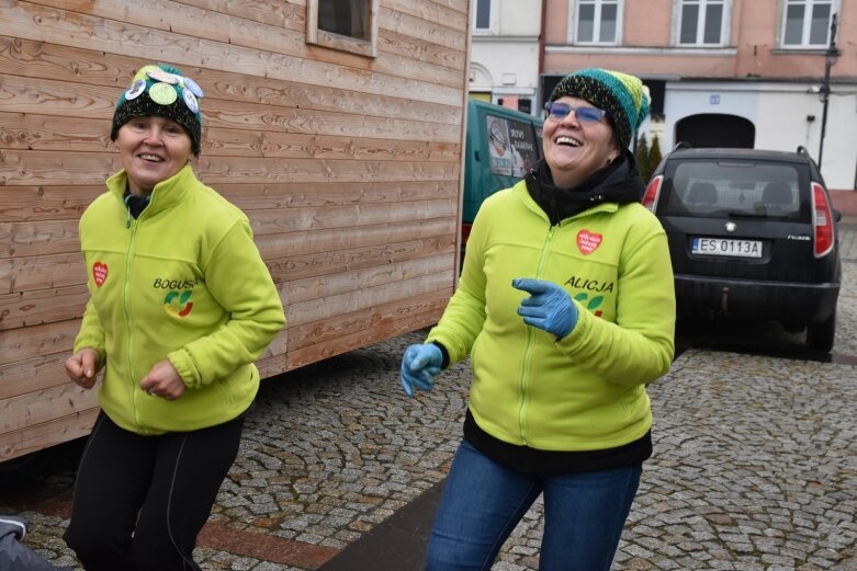  Wielka Orkiestra Świątecznej Pomocy gra na skierniewickim rynku 