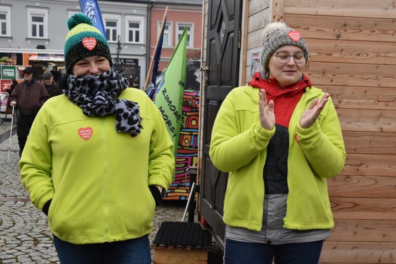  Wielka Orkiestra Świątecznej Pomocy gra na skierniewickim rynku 