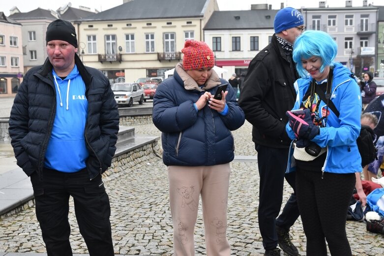  Wielka Orkiestra Świątecznej Pomocy gra na skierniewickim rynku 