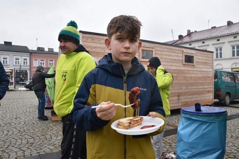  Wielka Orkiestra Świątecznej Pomocy gra na skierniewickim rynku 