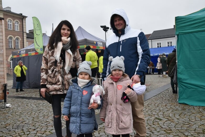  Wielka Orkiestra Świątecznej Pomocy gra na skierniewickim rynku 