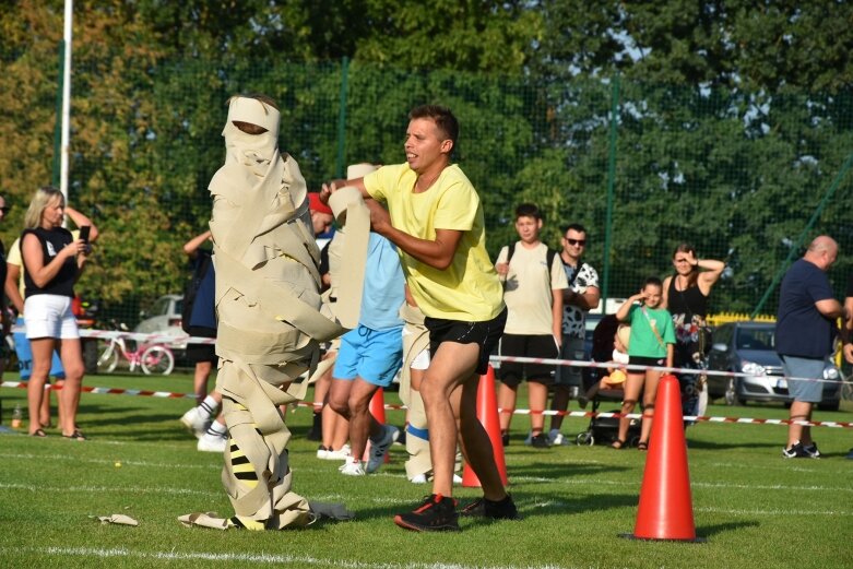  Wielka zabawa sołectw w Sierakowicach Lewych 