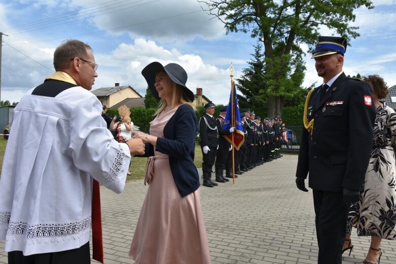  Wóz strażacki przekazany OSP Jeruzal 