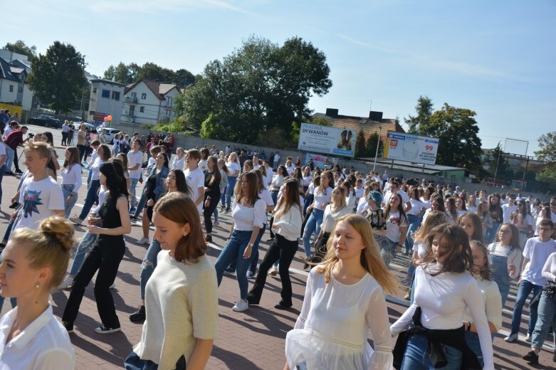  Wspaniały pomysł rawskiej młodzieży. Tańczyli dla Zosi Bigos 