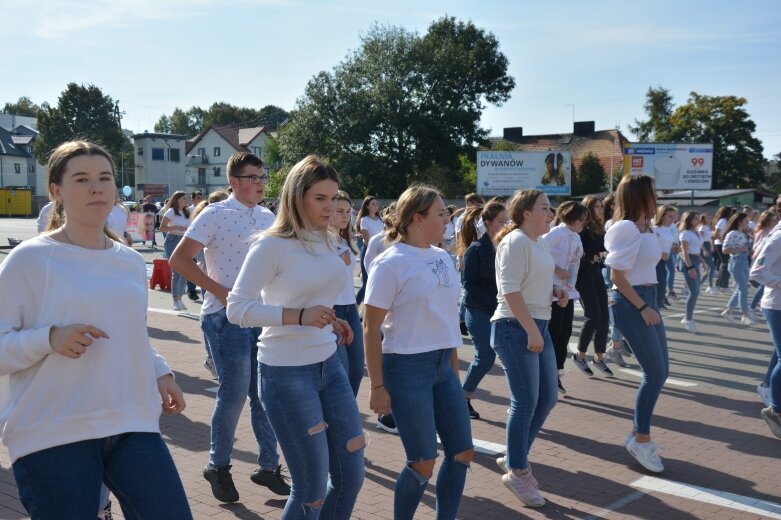  Wspaniały pomysł rawskiej młodzieży. Tańczyli dla Zosi Bigos 