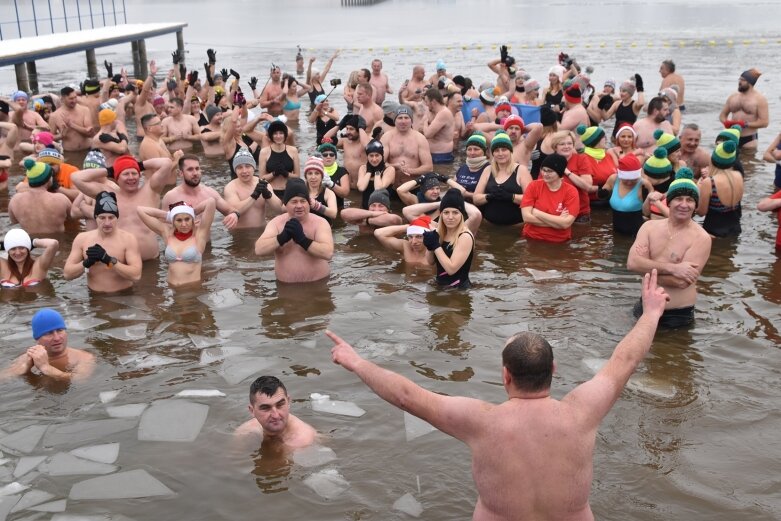  Wszystkie ręce na pokład. Znów morsowali dla Agaty 