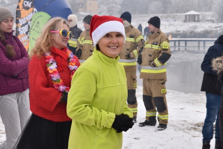  Wszystkie ręce na pokład. Znów morsowali dla Agaty 