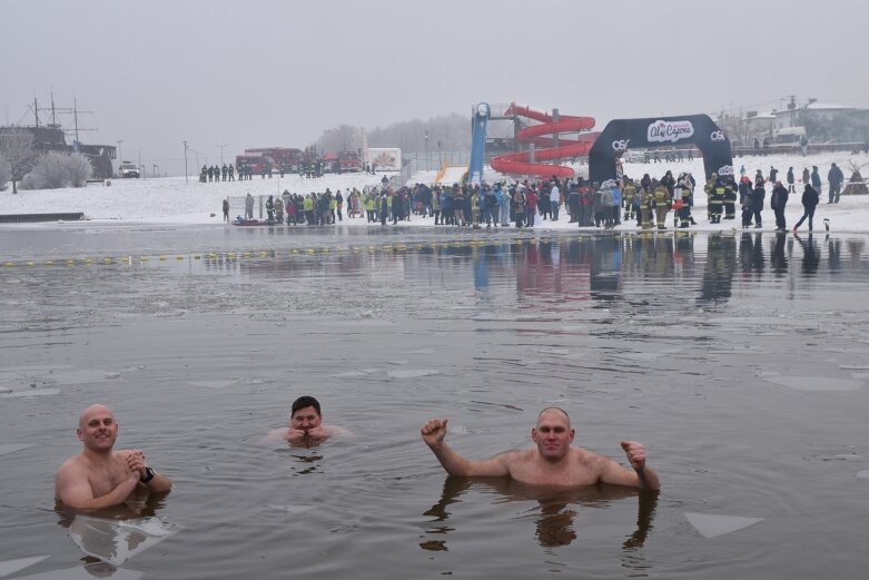  Wszystkie ręce na pokład. Znów morsowali dla Agaty 