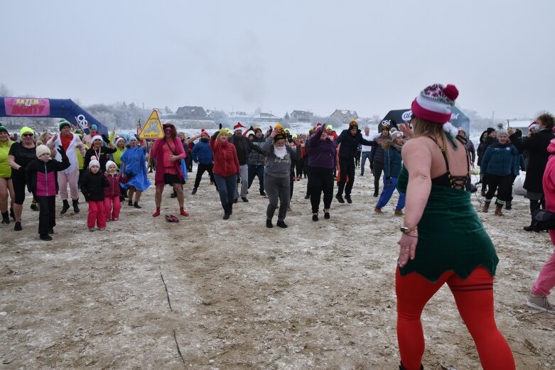  Wszystkie ręce na pokład. Znów morsowali dla Agaty 