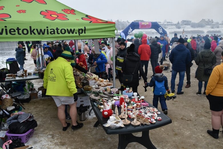  Wszystkie ręce na pokład. Znów morsowali dla Agaty 