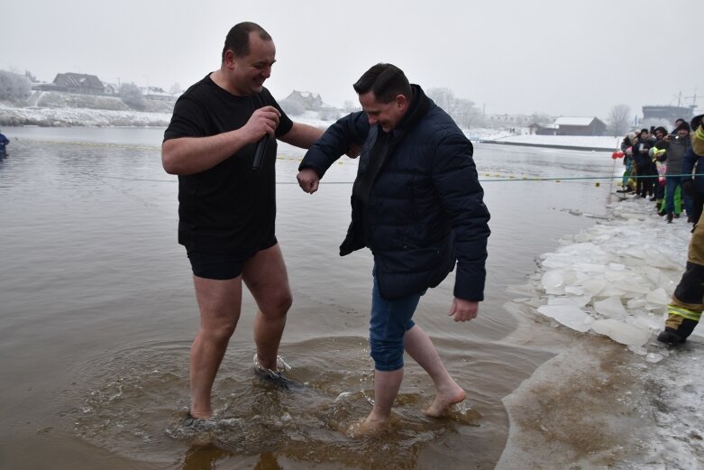  Wszystkie ręce na pokład. Znów morsowali dla Agaty 