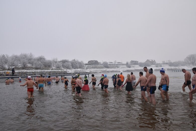  Wszystkie ręce na pokład. Znów morsowali dla Agaty 