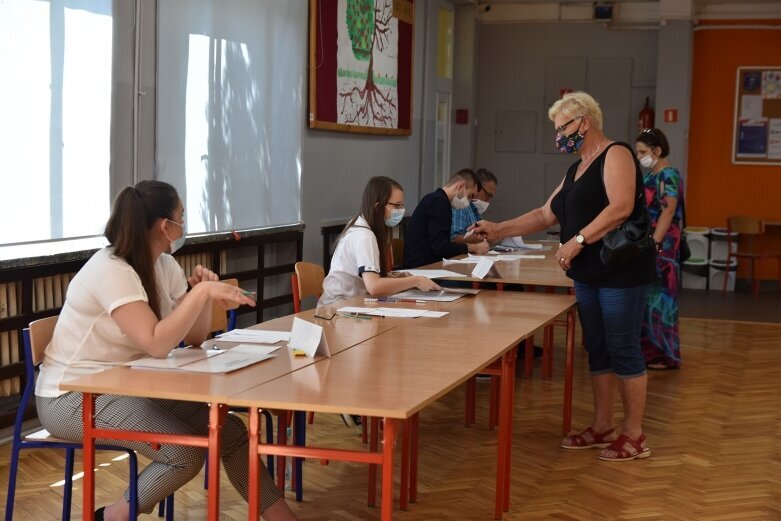  Wybieramy prezydenta RP. Wysoka frekwencja w lokalach  