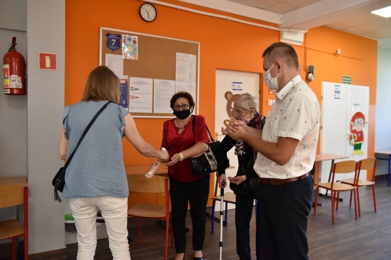  Wybieramy prezydenta RP. Wysoka frekwencja w lokalach  