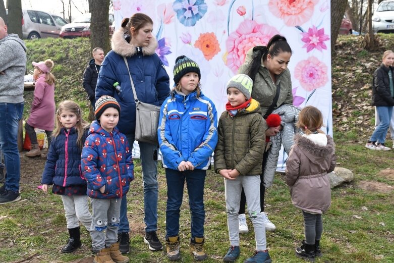  Wykąpali się w zimnej Rawce i pomogli Filipkowi 