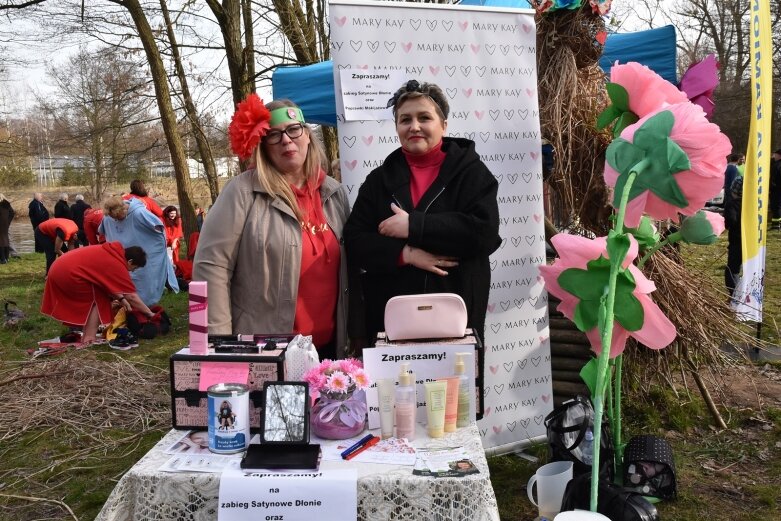  Wykąpali się w zimnej Rawce i pomogli Filipkowi 