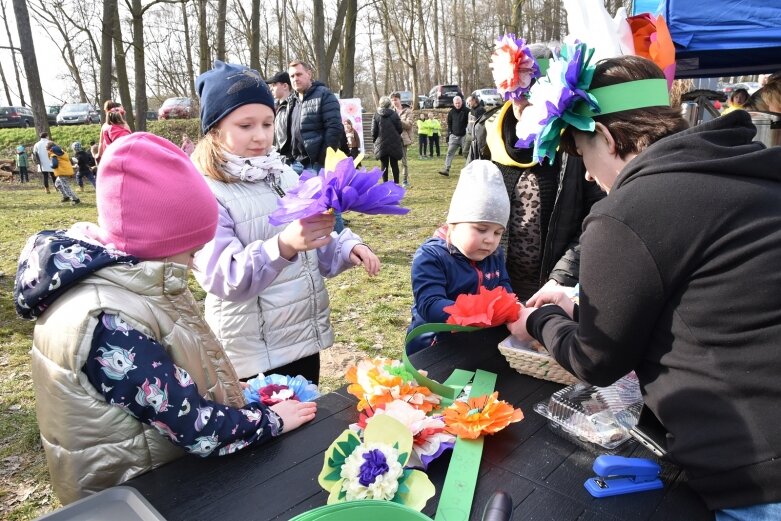  Wykąpali się w zimnej Rawce i pomogli Filipkowi 