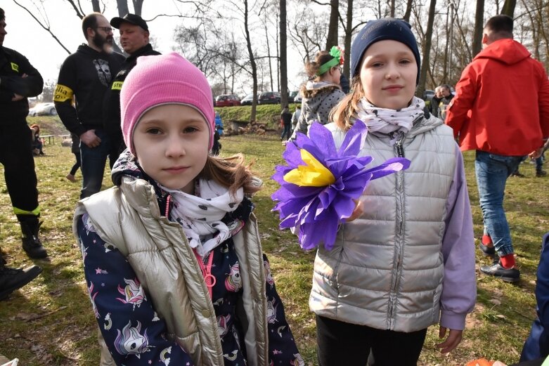  Wykąpali się w zimnej Rawce i pomogli Filipkowi 